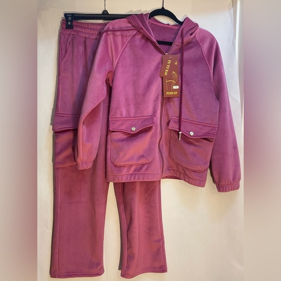 NWT Fuyukai Woman’s Pink 2-Piece Fleece Pant Jacket Set Size S/M - Picture 1 of 15